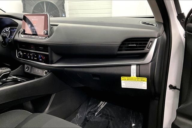 New 2025 Nissan Rogue S image 31
