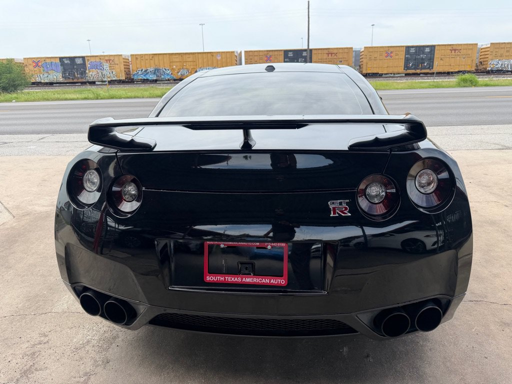 Used 2010 Nissan GT-R Premium AWD/4WD image 36