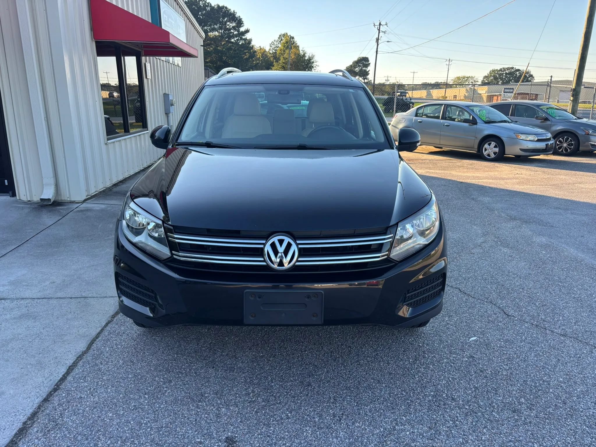 Used 2017 Volkswagen Tiguan Wolfsburg Edition AWD/4WD image 4