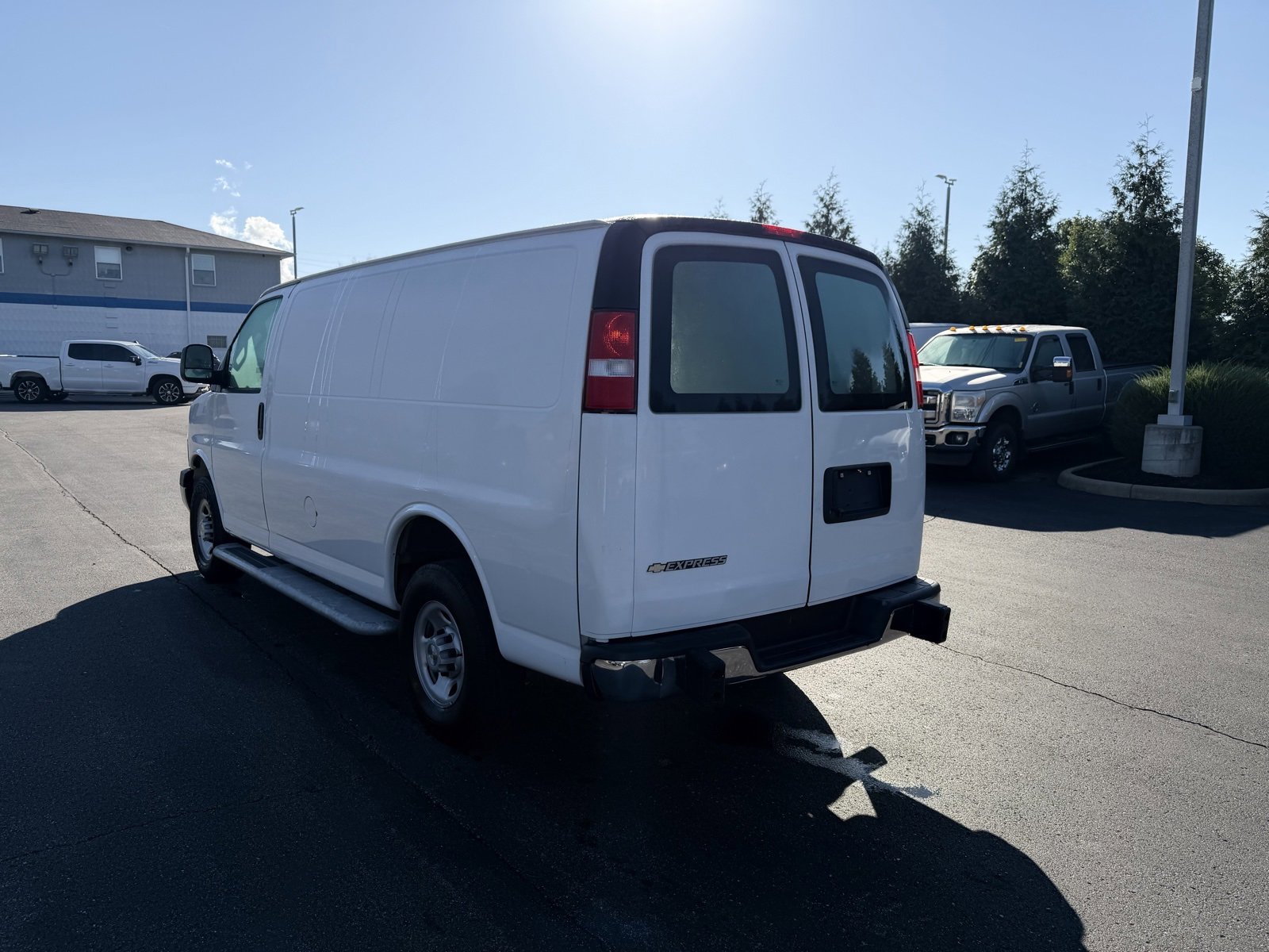Used 2023 Chevrolet Express 2500 w/ Driver Convenience Package image 5