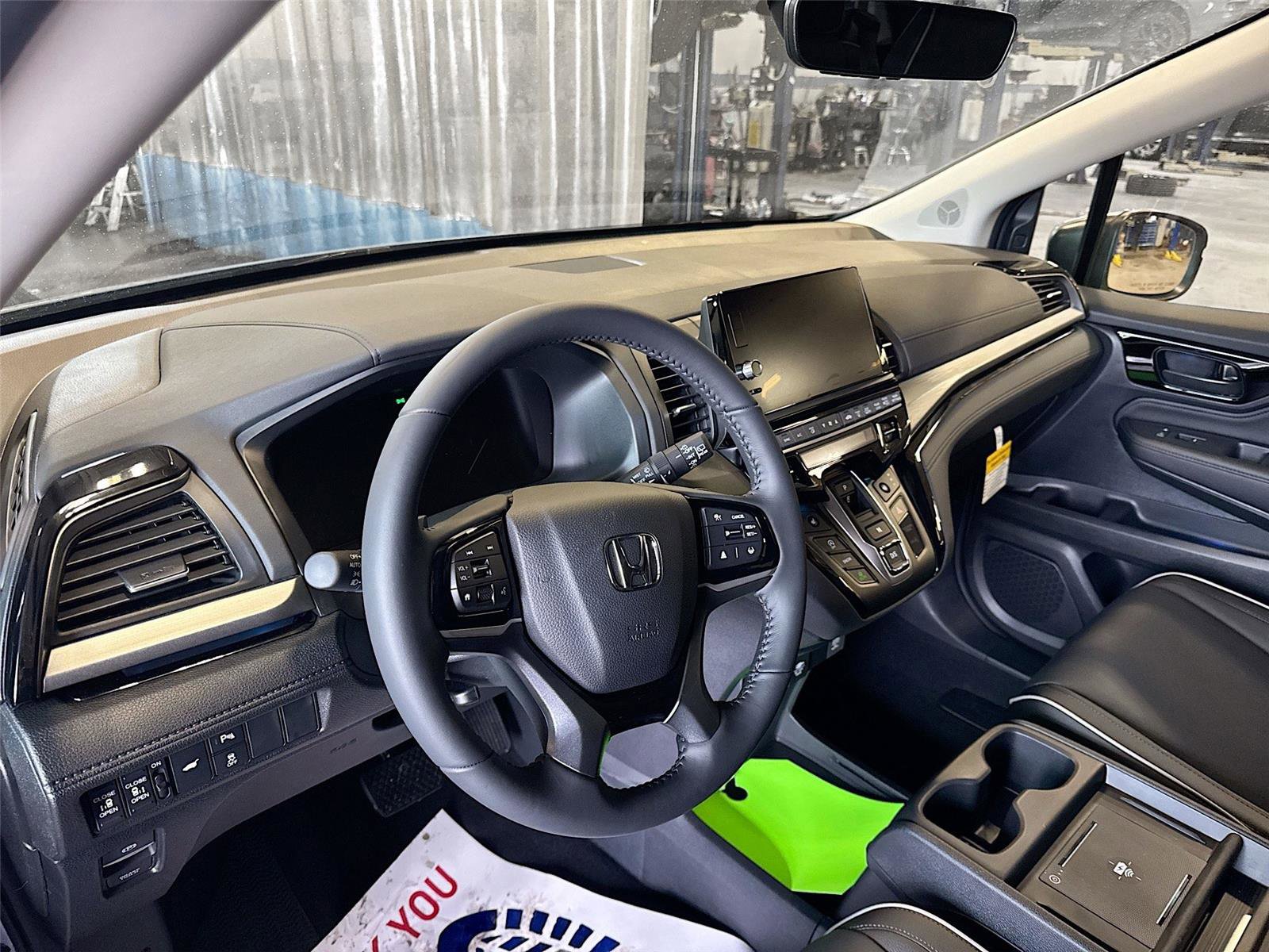 New 2026 Honda Odyssey Touring image 9