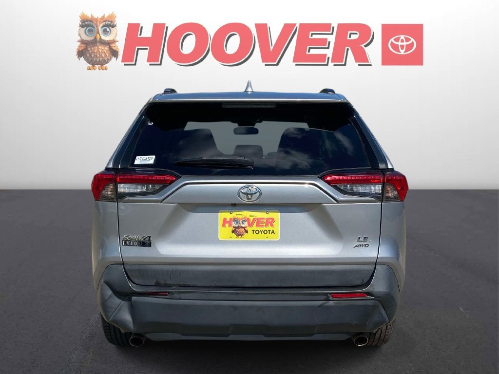 Used 2020 Toyota RAV4 LE AWD/4WD image 3
