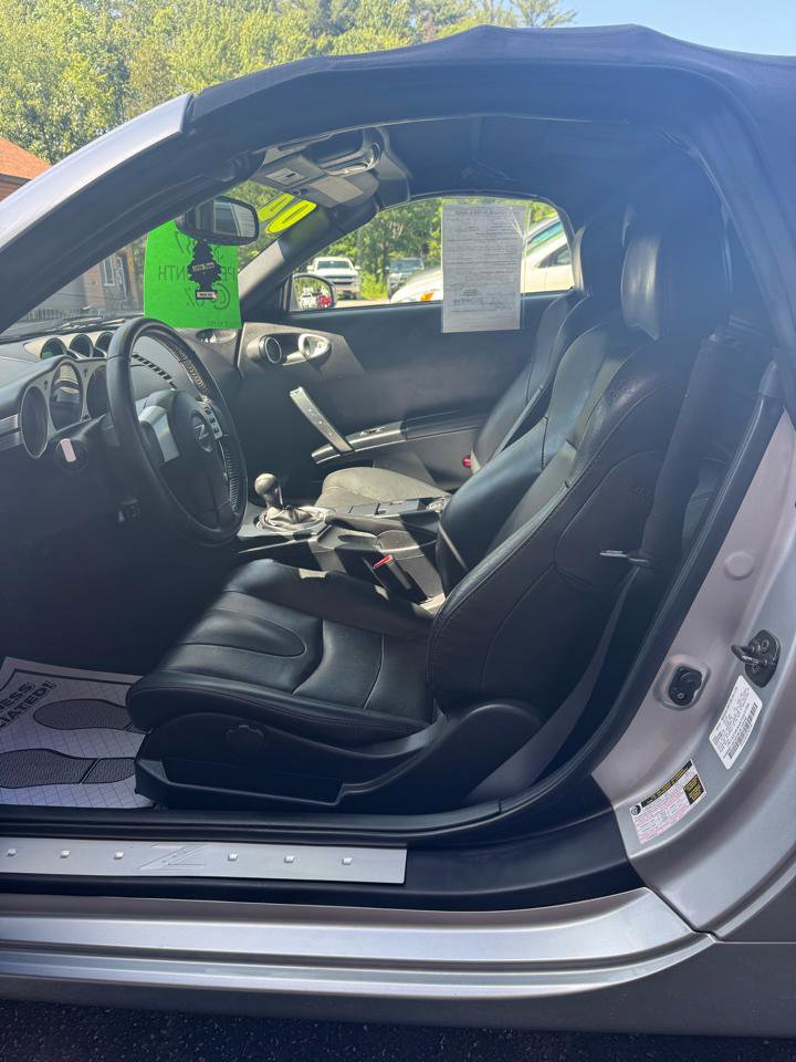 Used 2004 Nissan 350Z Touring image 6