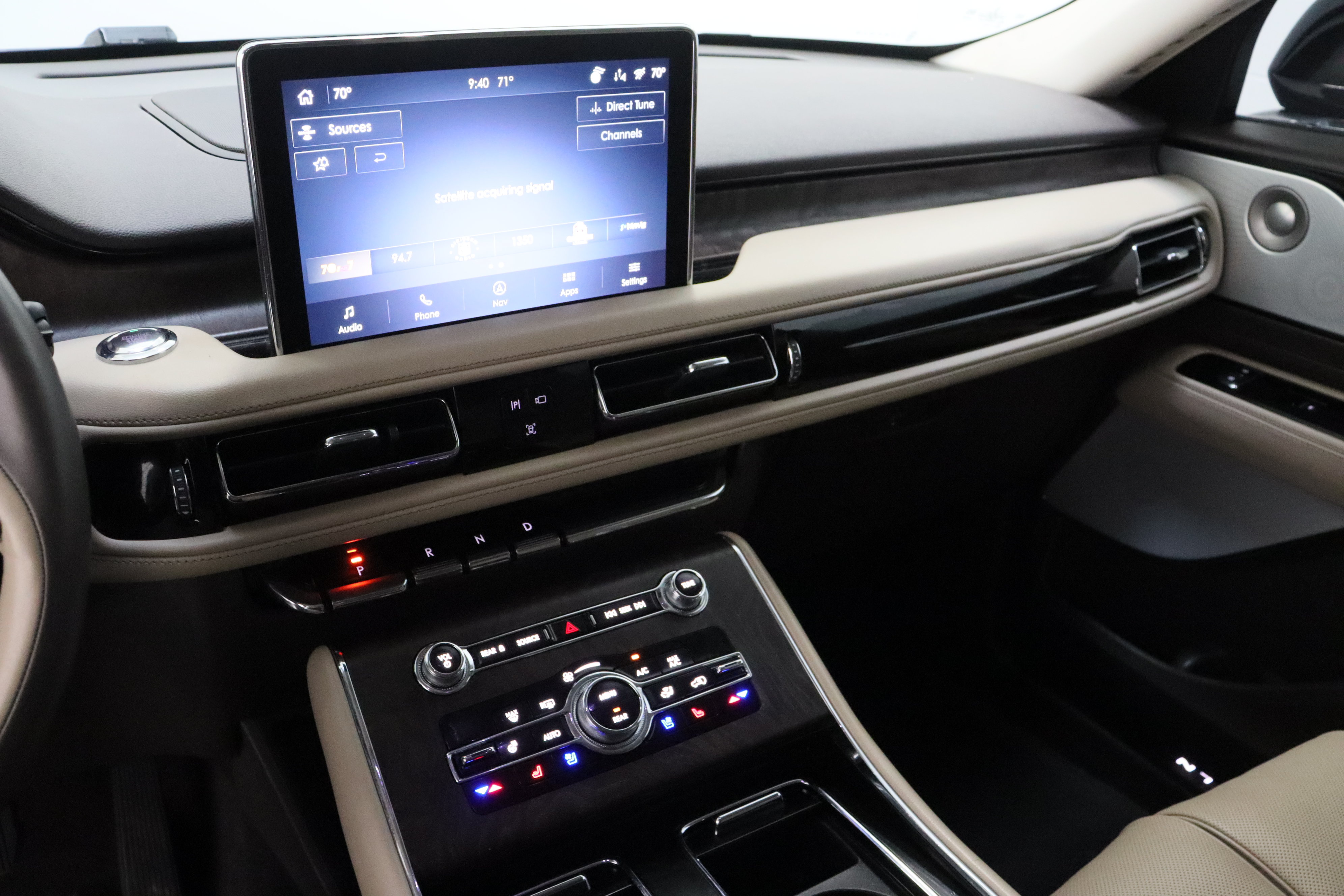 Used 2023 Lincoln Aviator Grand Touring w/ Equipment Group 301A AWD/4WD image 17