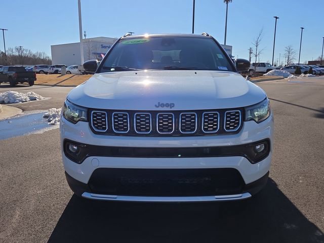 Used 2024 Jeep Compass Limited image 8