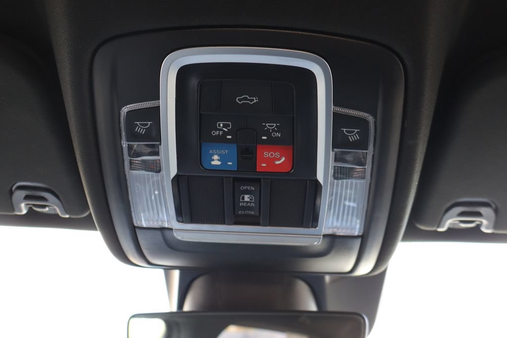 Used 2023 RAM 1500 Laramie AWD/4WD image 23