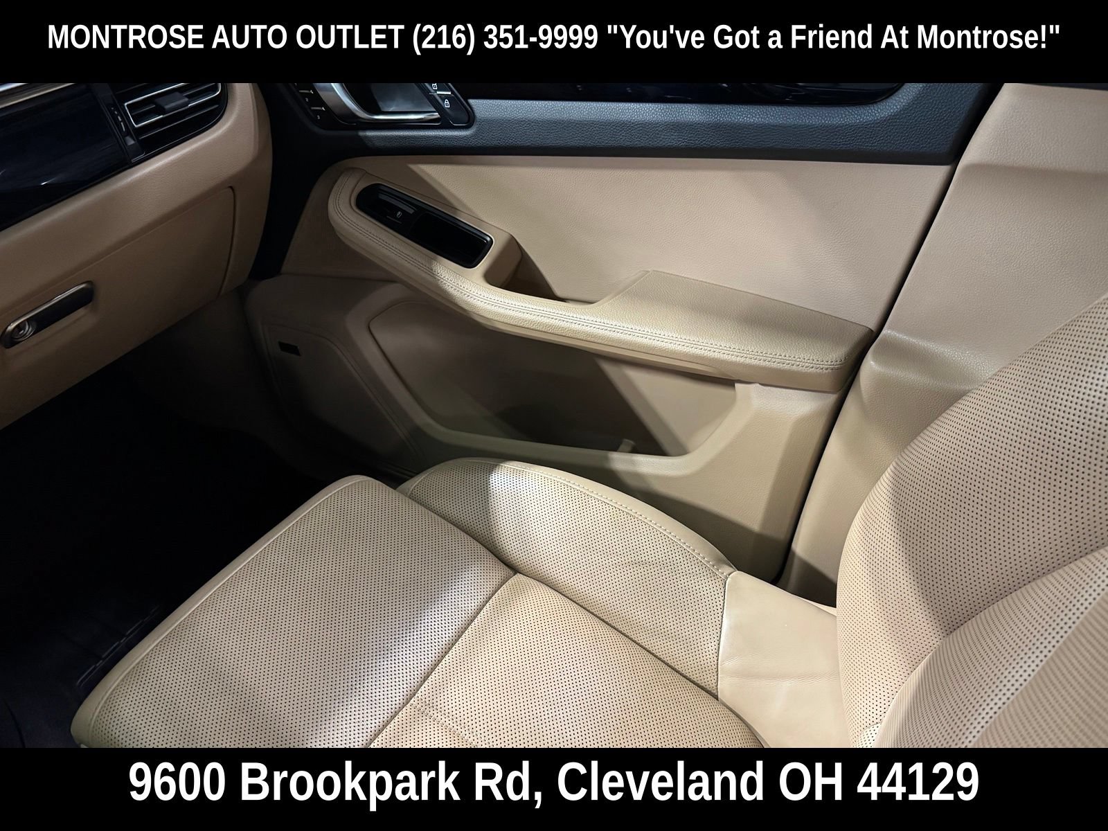 Used 2020 Porsche Macan AWD/4WD image 43