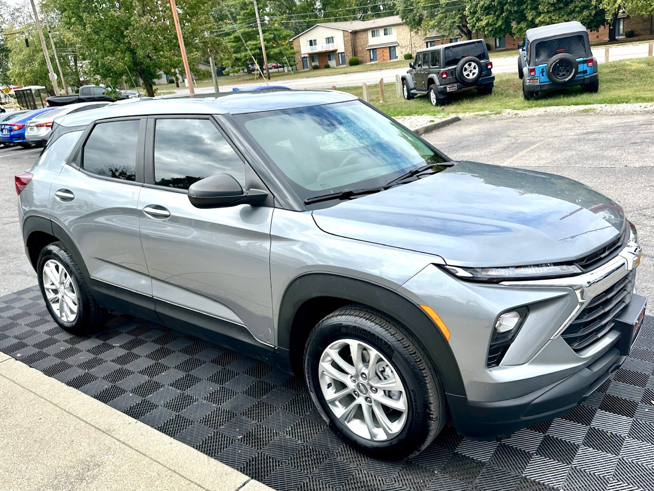 Used 2024 Chevrolet TrailBlazer LS w/ LS Confidence Package image 2