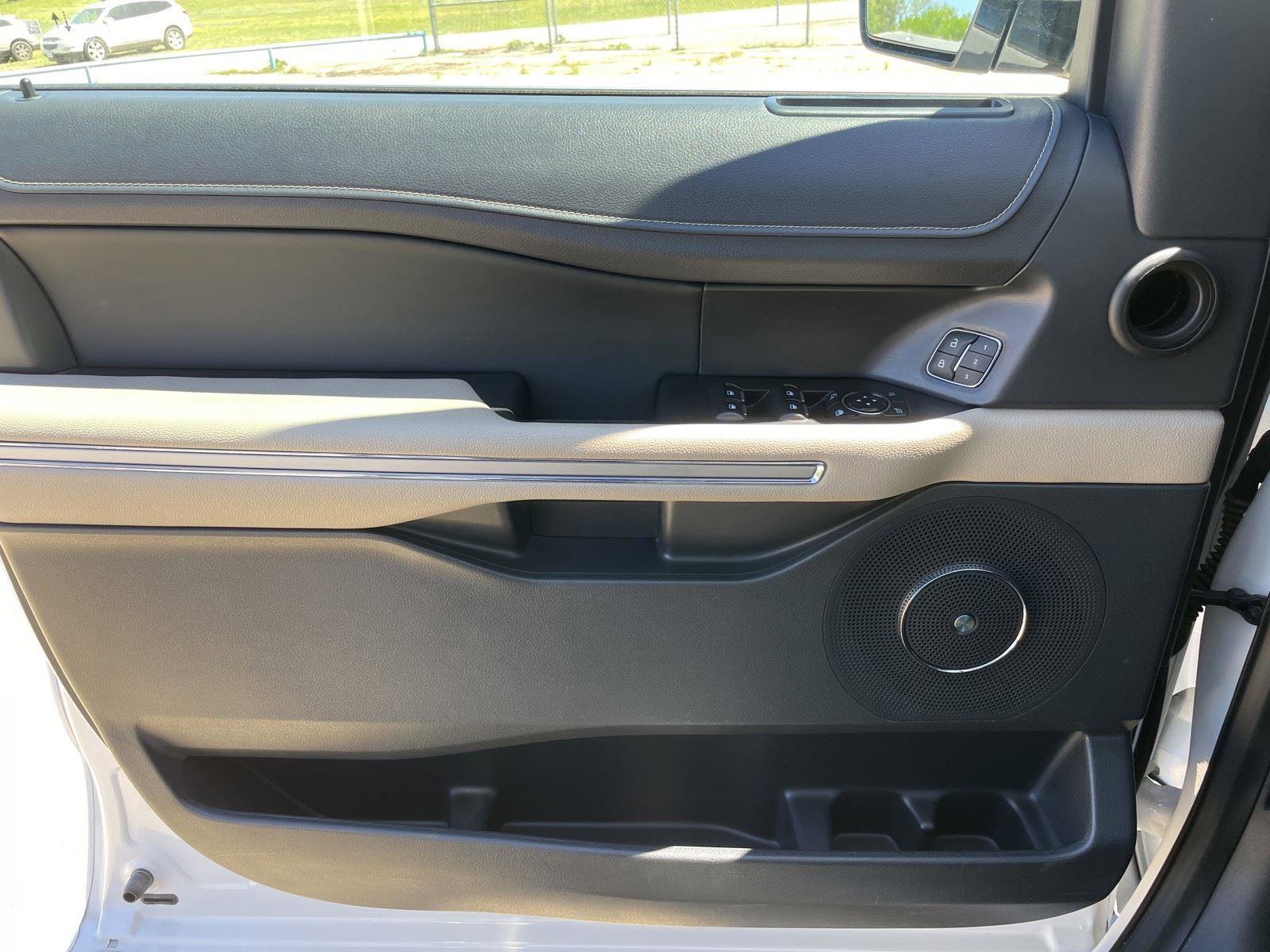 Used 2024 Ford Expedition Limited RWD image 34