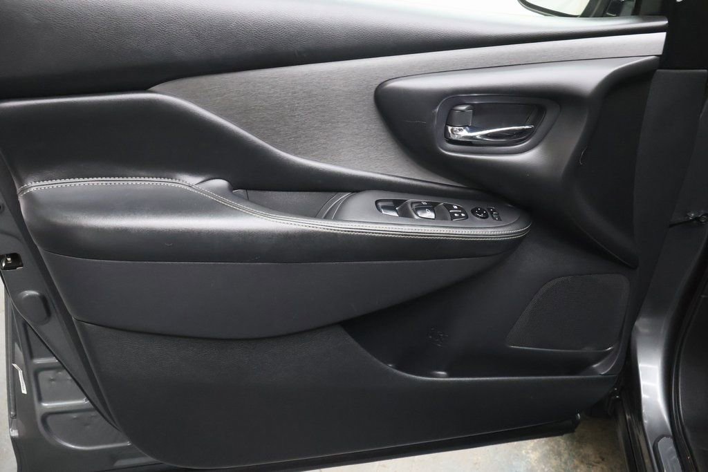 Used 2020 Nissan Murano SV image 16