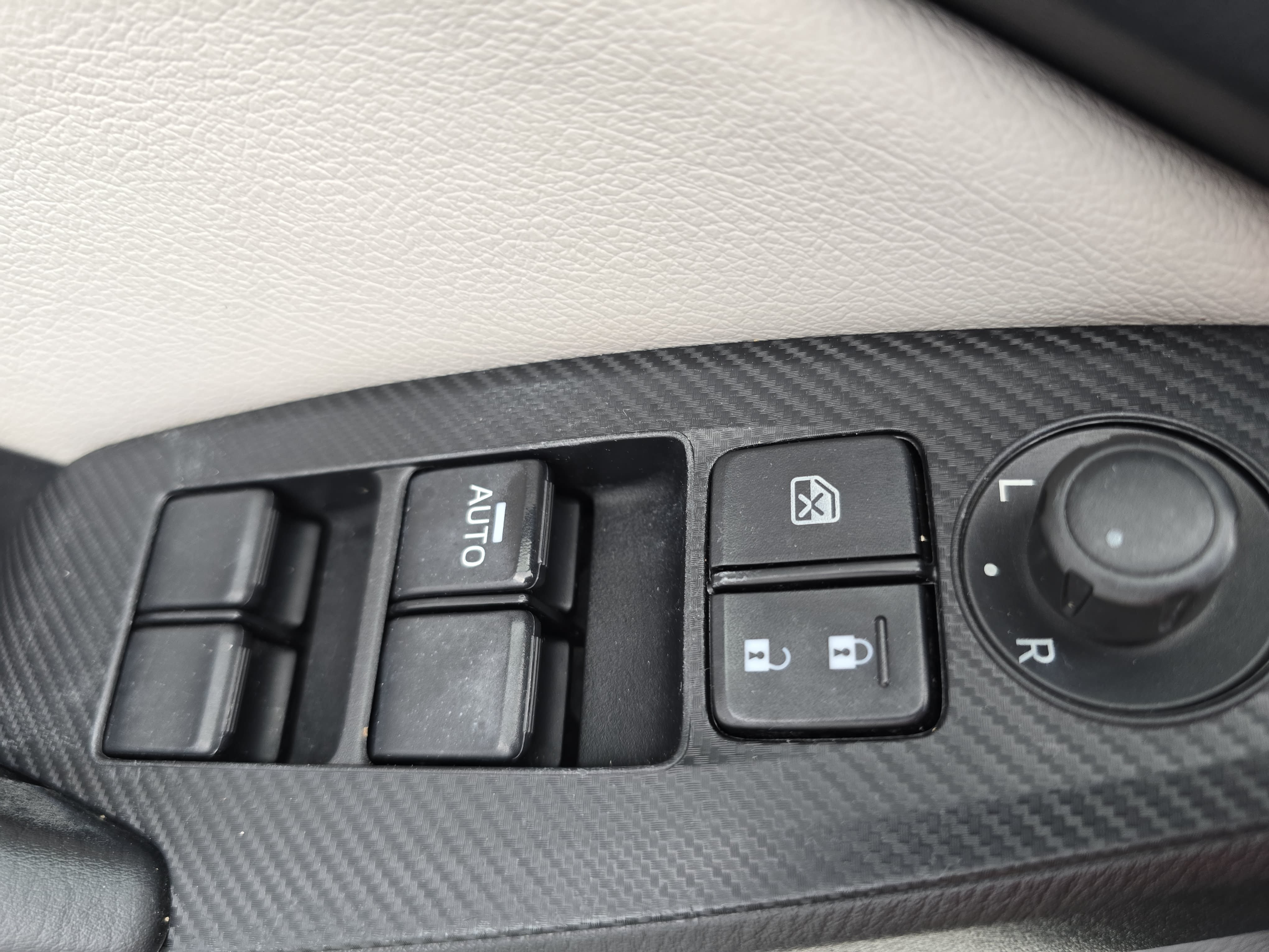 Used 2014 MAZDA MAZDA3 i Grand Touring FWD image 27