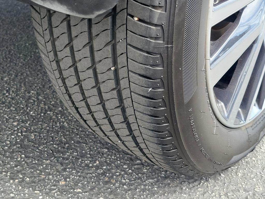 Used 2024 Nissan Kicks SR w/ SR Premium Package image 32