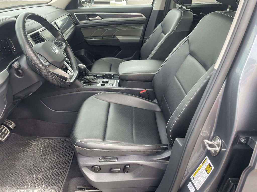 Used 2023 Volkswagen Atlas SEL R-Line AWD/4WD image 10