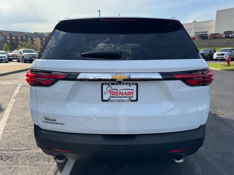 Used 2023 Chevrolet Traverse LS w/ Safety Package image 4
