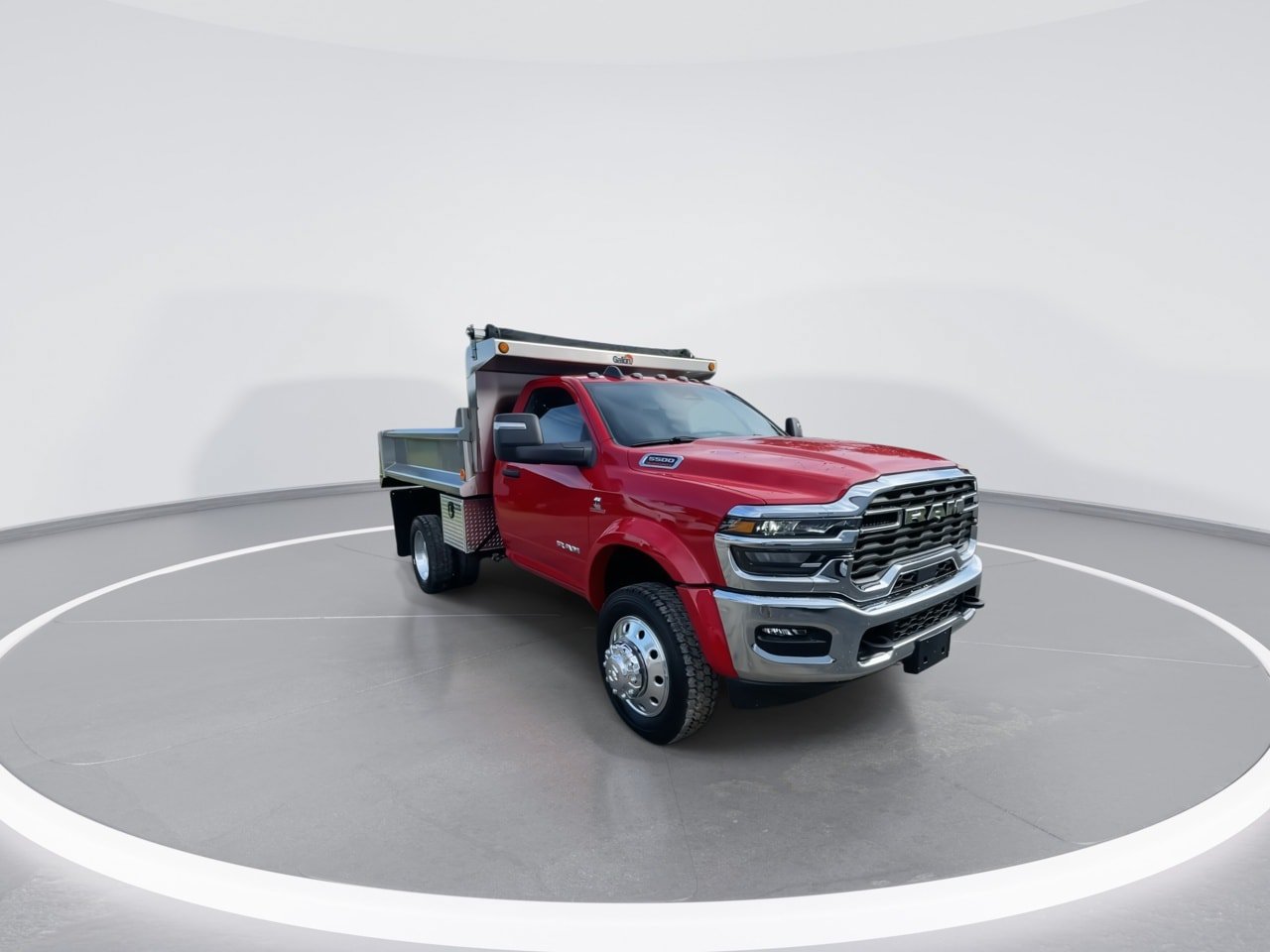 New 2026 RAM 5500 4x4 Regular Cab image 4