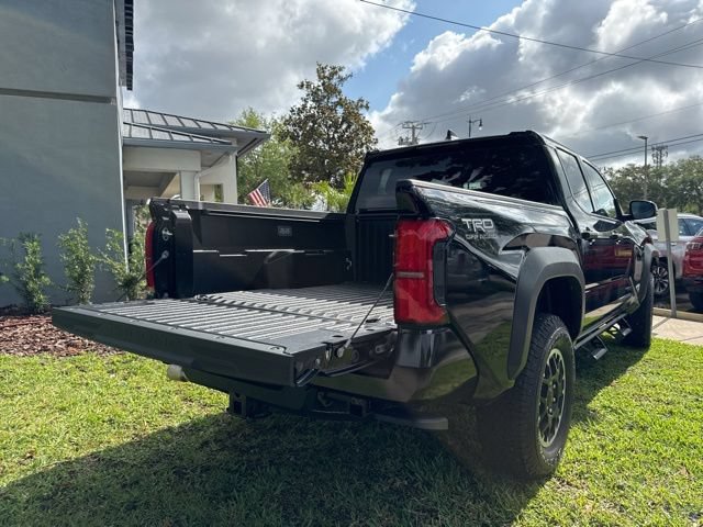 Used 2025 Toyota Tacoma TRD Off-Road AWD/4WD image 18