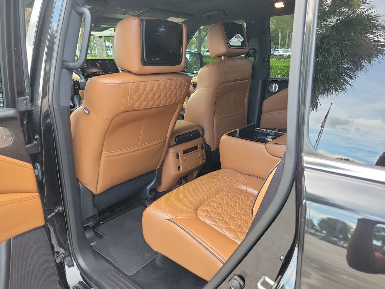 Used 2023 INFINITI QX80 Sensory w/ Cargo Package AWD/4WD image 10