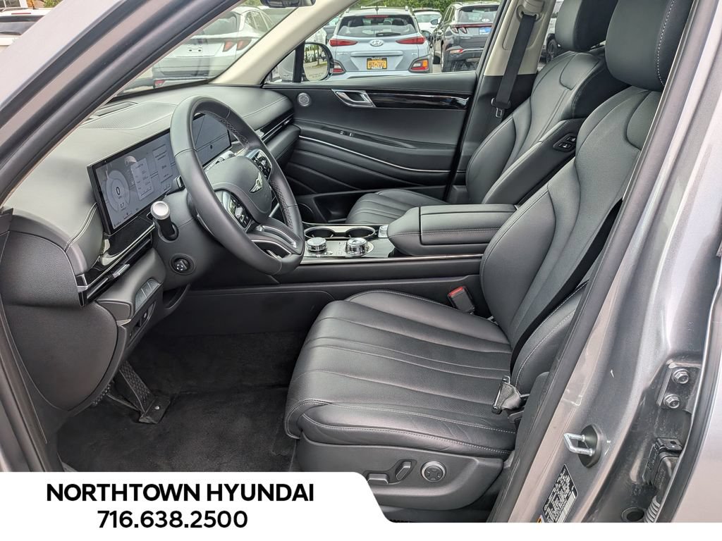 Used 2025 Genesis GV80 2.5T Standard AWD/4WD image 11