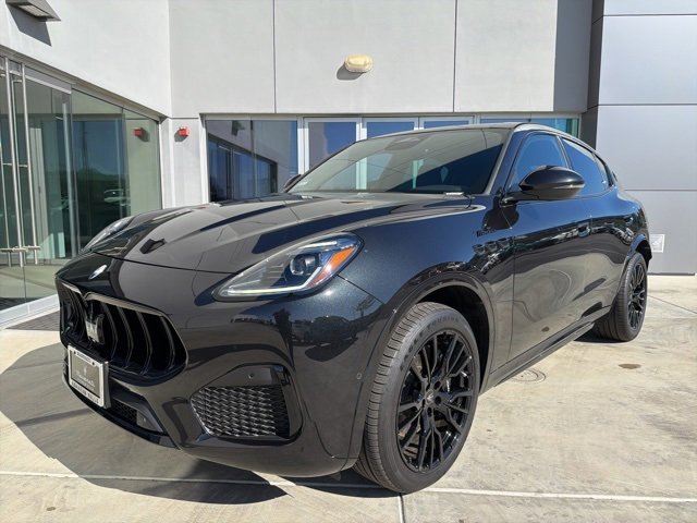 Used 2025 Maserati Grecale Modena image 3