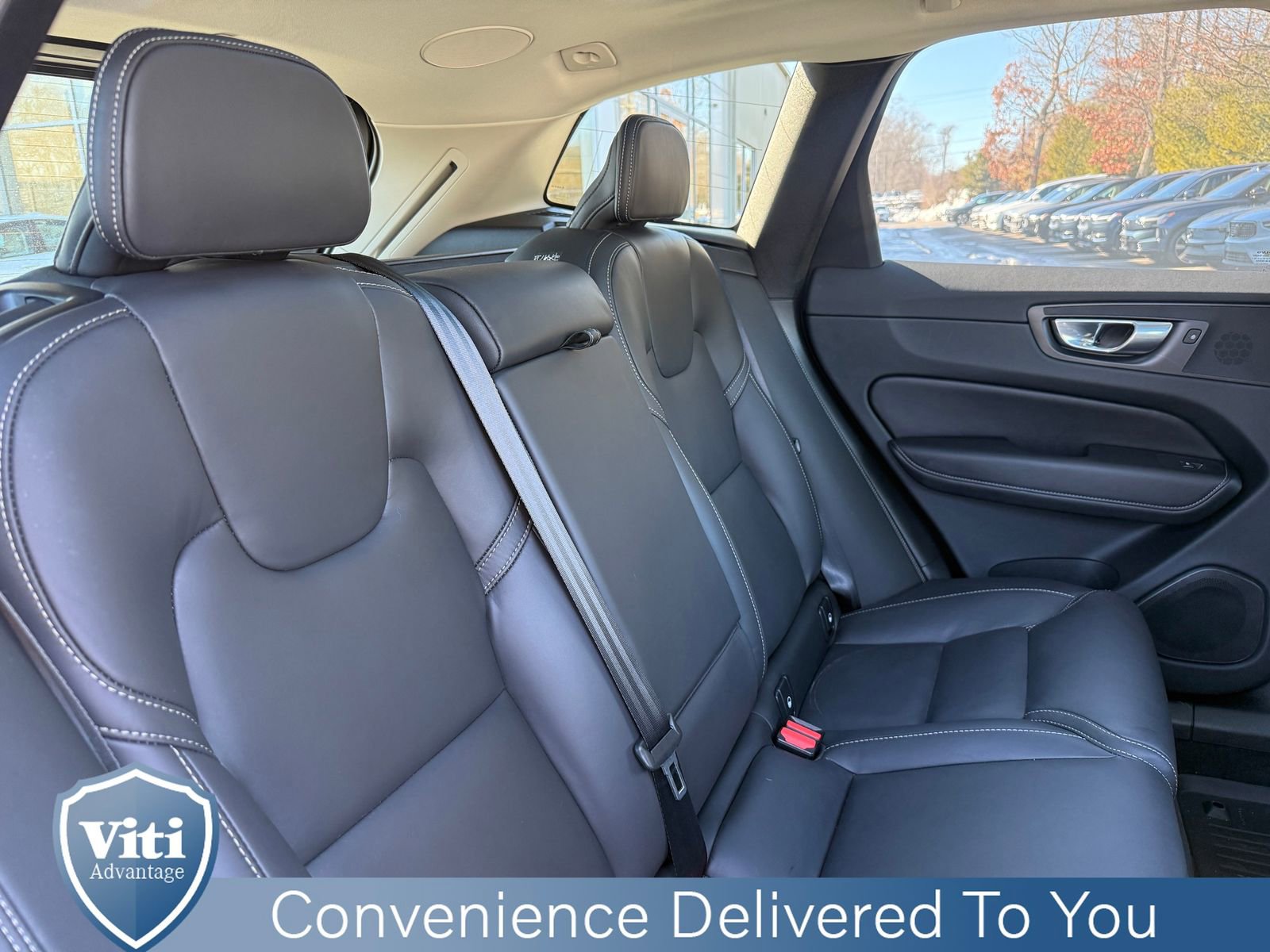 Certified 2023 Volvo XC60 B5 Ultimate w/ Climate Package image 28