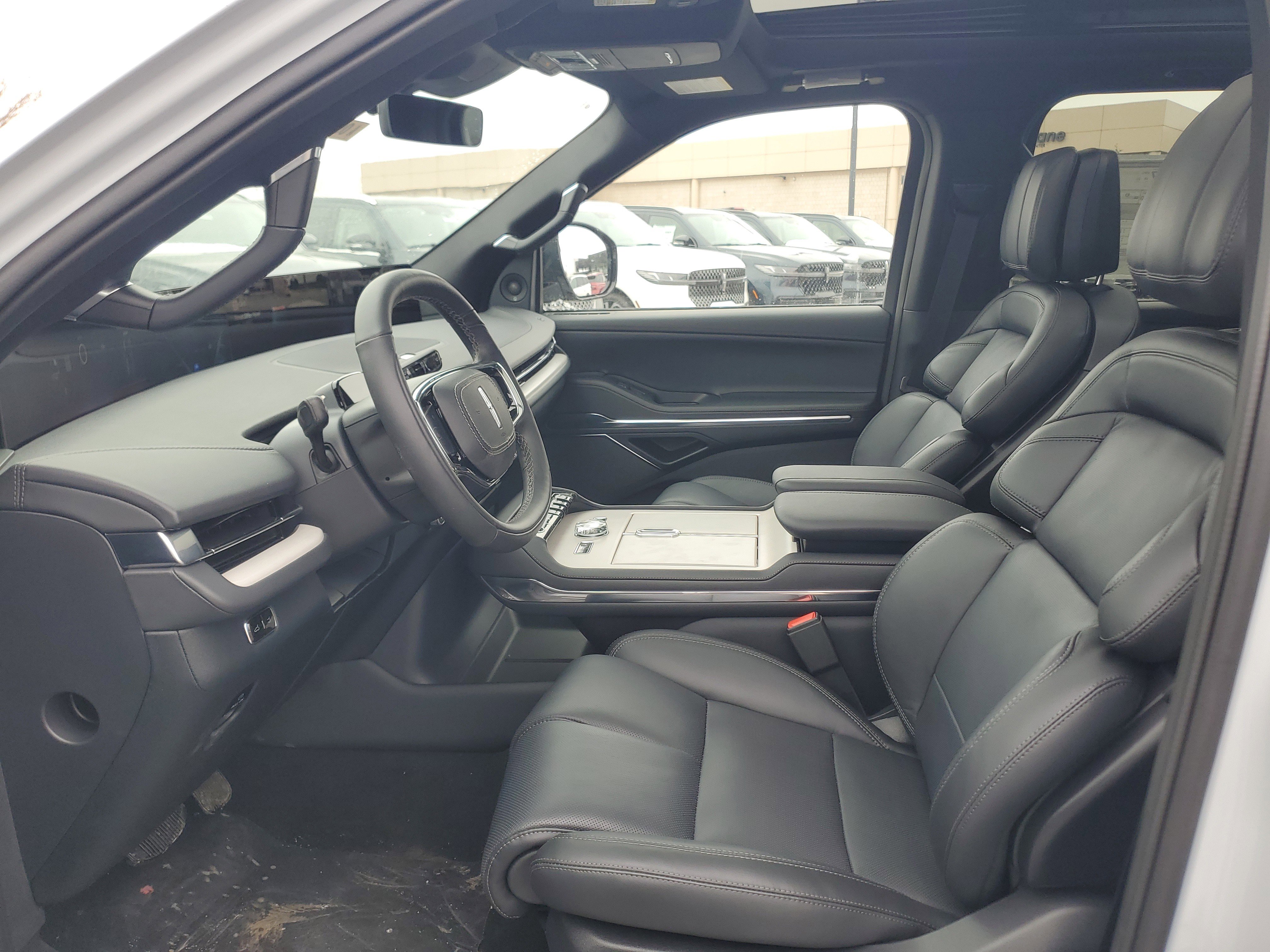 New 2026 Lincoln Navigator Reserve w/ Jet Appearance Package image 12