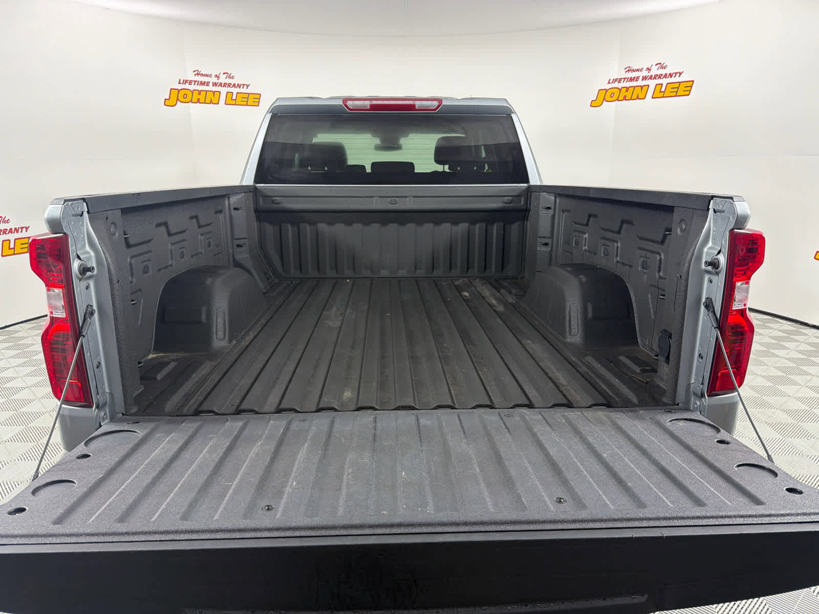 Used 2025 Chevrolet Silverado 1500 Custom image 5