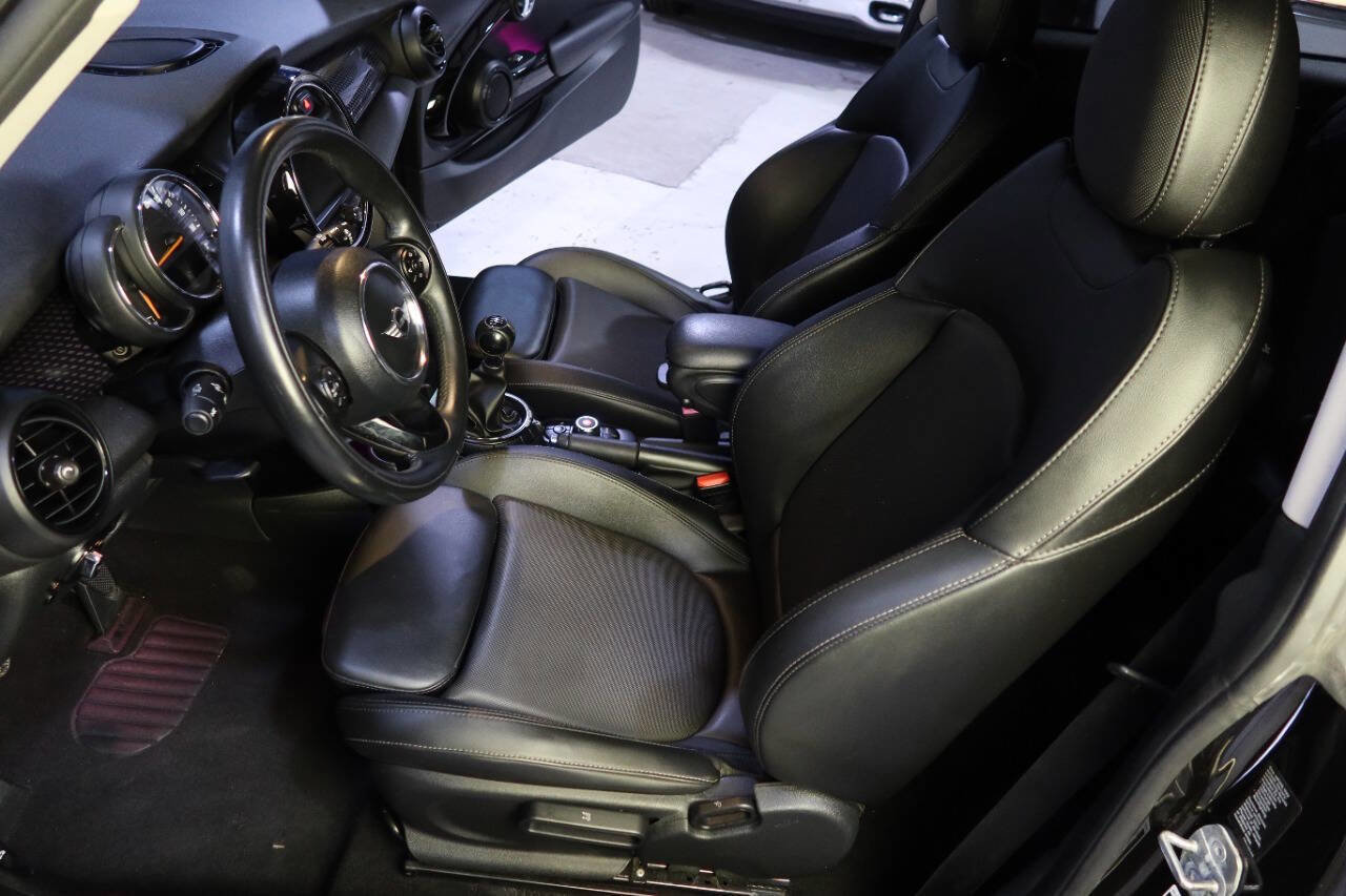 Used 2017 MINI Cooper S w/ Premium Package FWD image 18