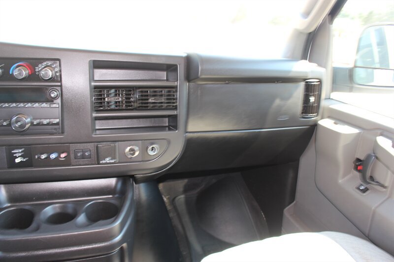 Used 2020 Chevrolet Express 3500 LT w/ LT Preferred Equipment Group RWD image 19