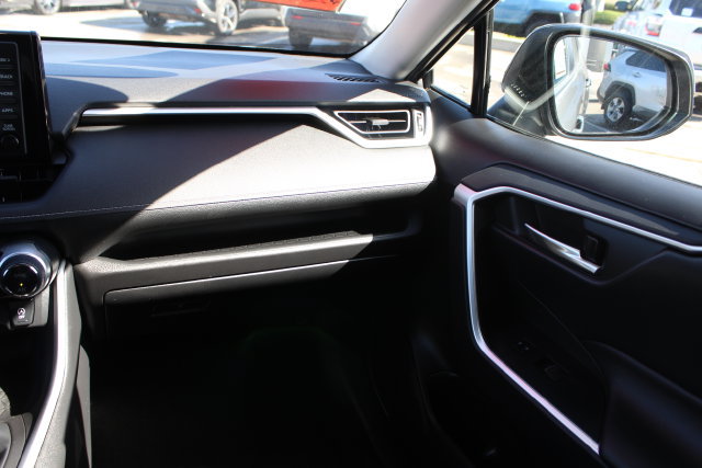 Certified 2022 Toyota RAV4 XLE FWD image 44