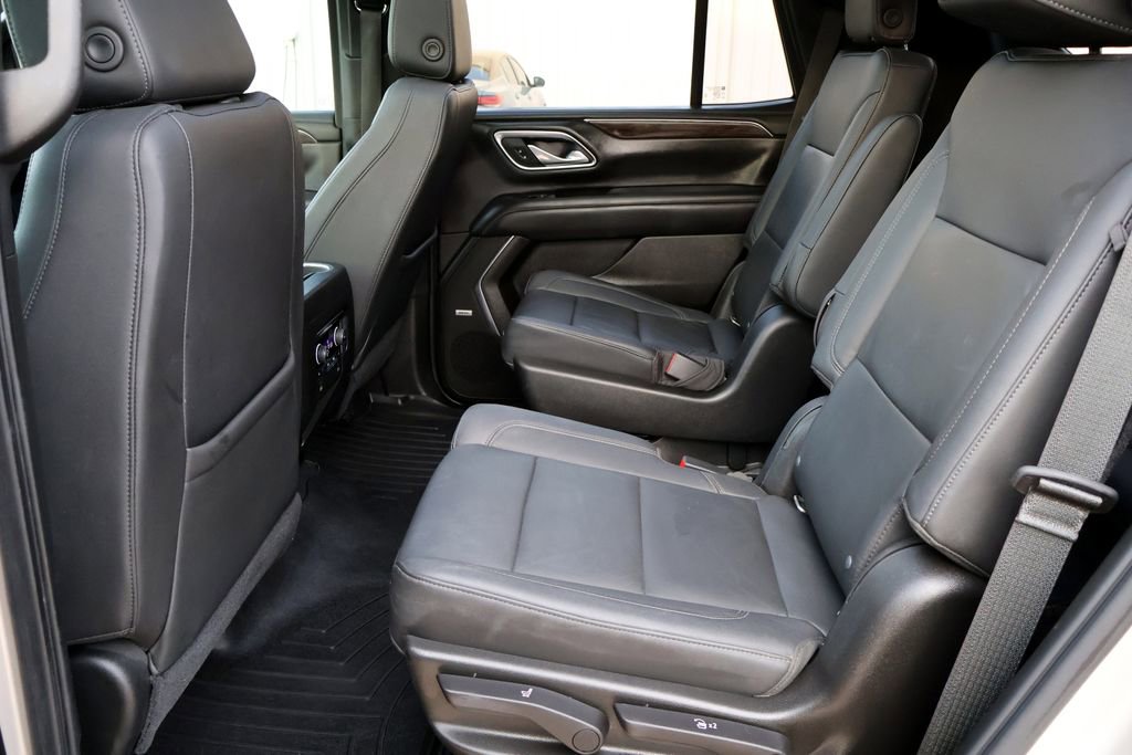 Used 2021 Chevrolet Tahoe LT w/ LT Signature Package RWD image 16