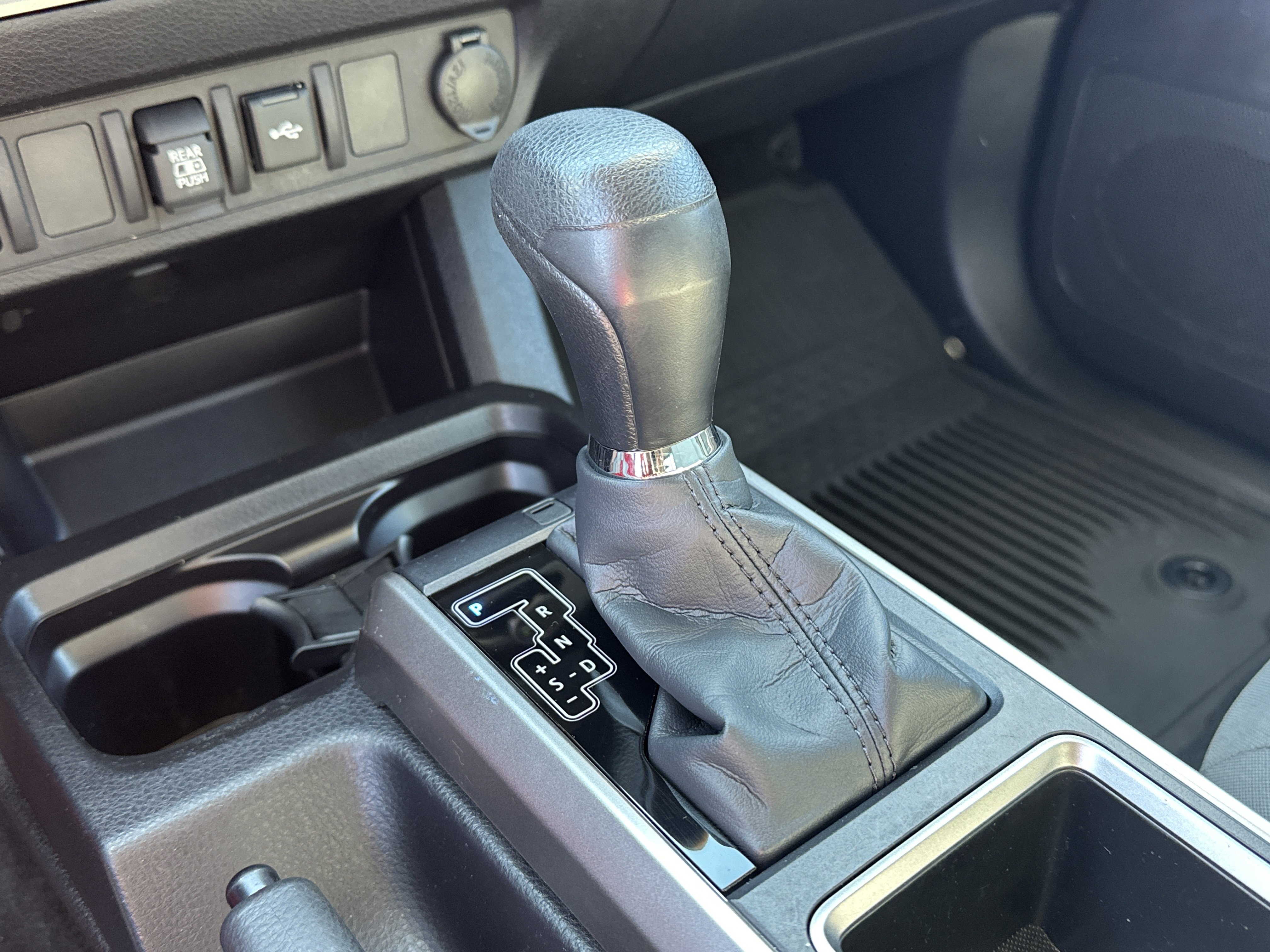 Used 2023 Toyota Tacoma TRD Off-Road image 31