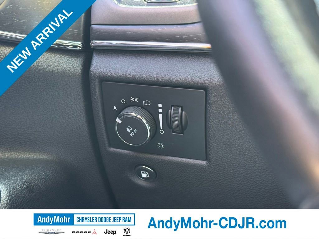 Used 2018 Jeep Grand Cherokee Limited AWD/4WD image 12