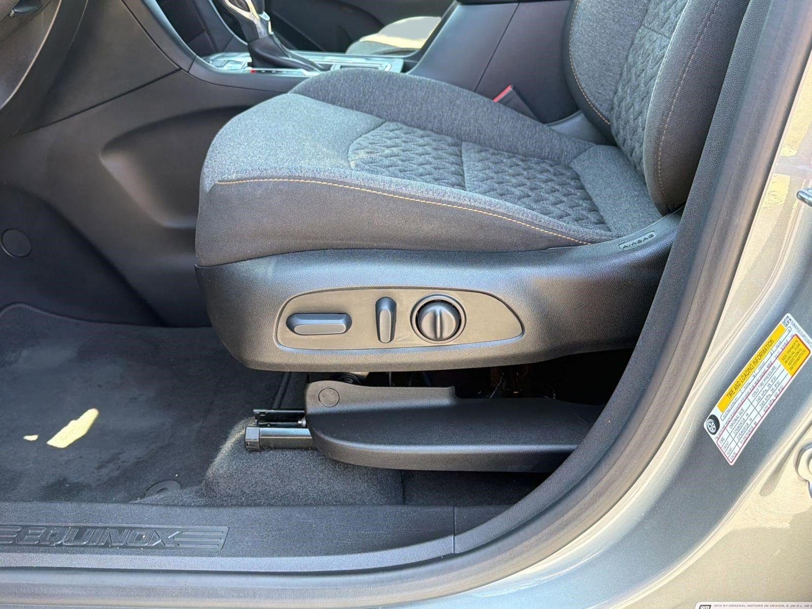 Used 2023 Chevrolet Equinox LT AWD/4WD image 13