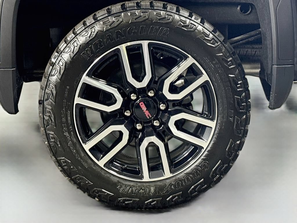 New 2026 GMC Sierra 1500 AT4 w/ AT4 Premium Package AWD/4WD image 32