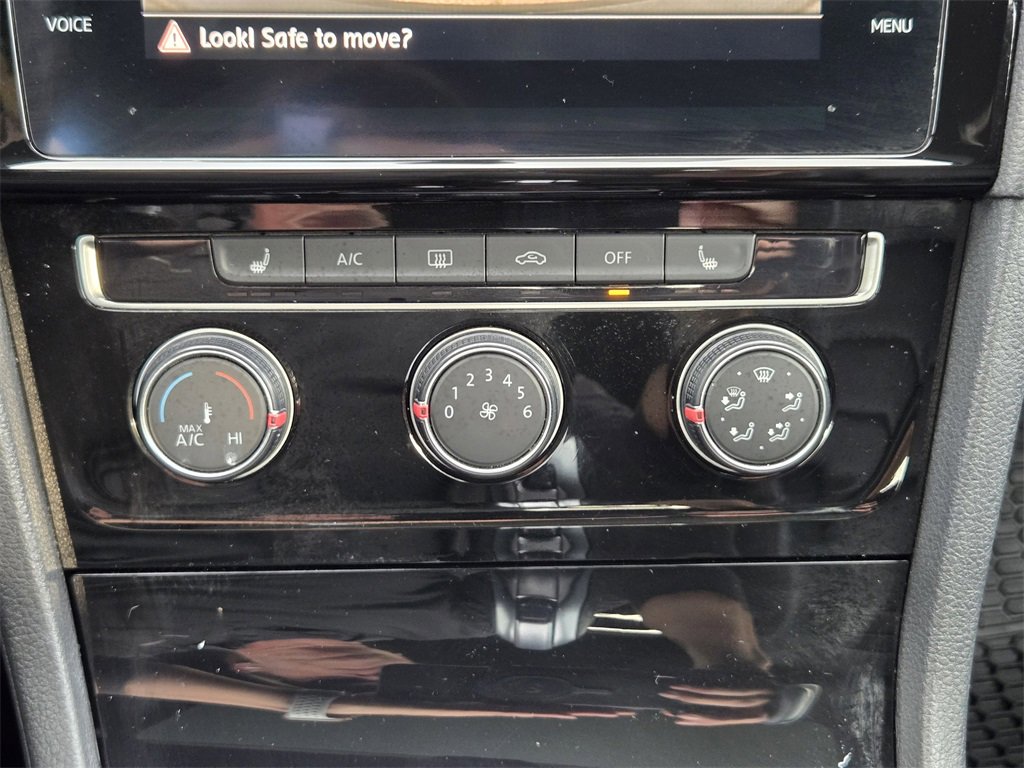 Used 2019 Volkswagen Golf 4-Door image 17