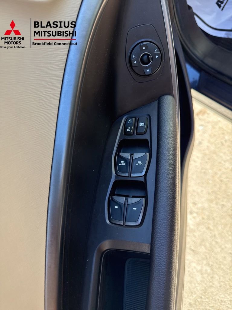 Used 2017 Hyundai Santa Fe Sport image 24