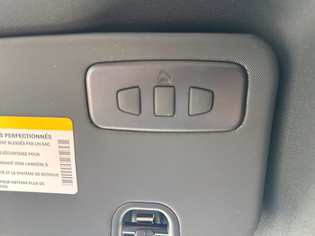 New 2025 Alfa Romeo Giulia AWD w/ Driving Assist Package image 16