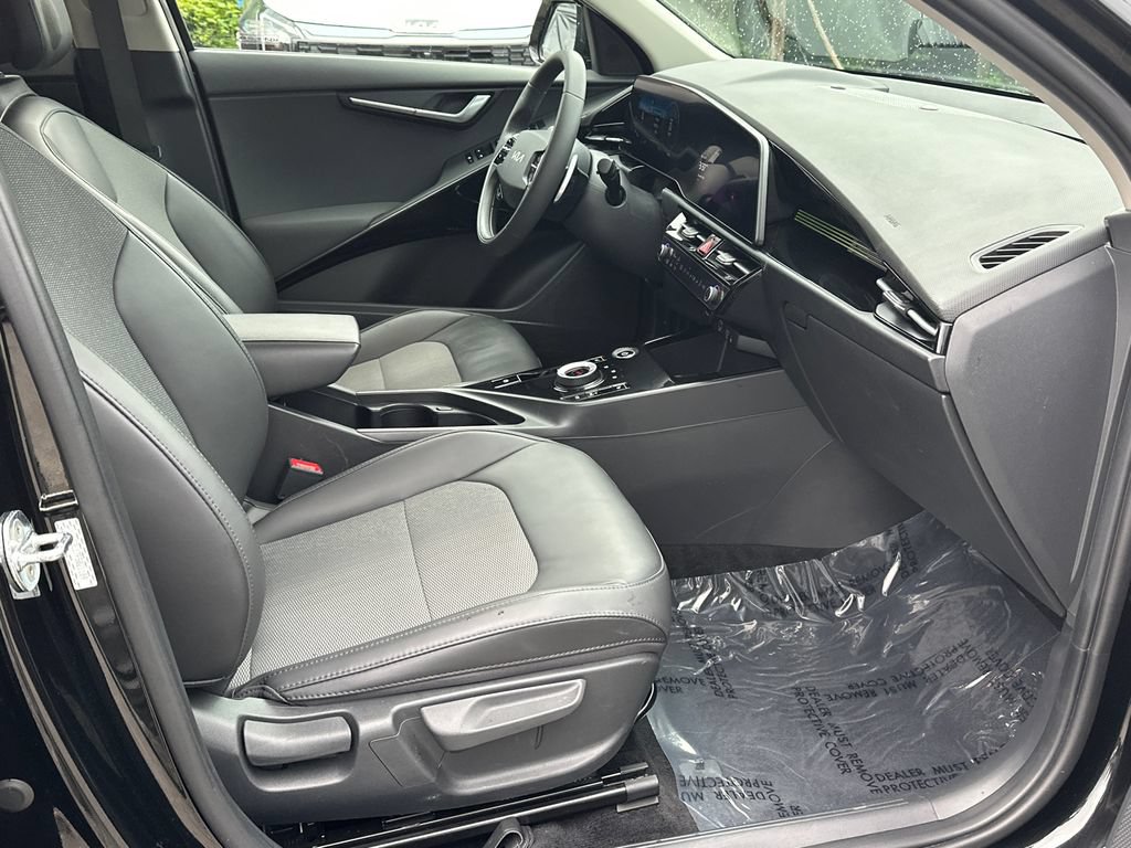 Certified 2023 Kia Niro Wind w/ Wind Preserve Package FWD image 13