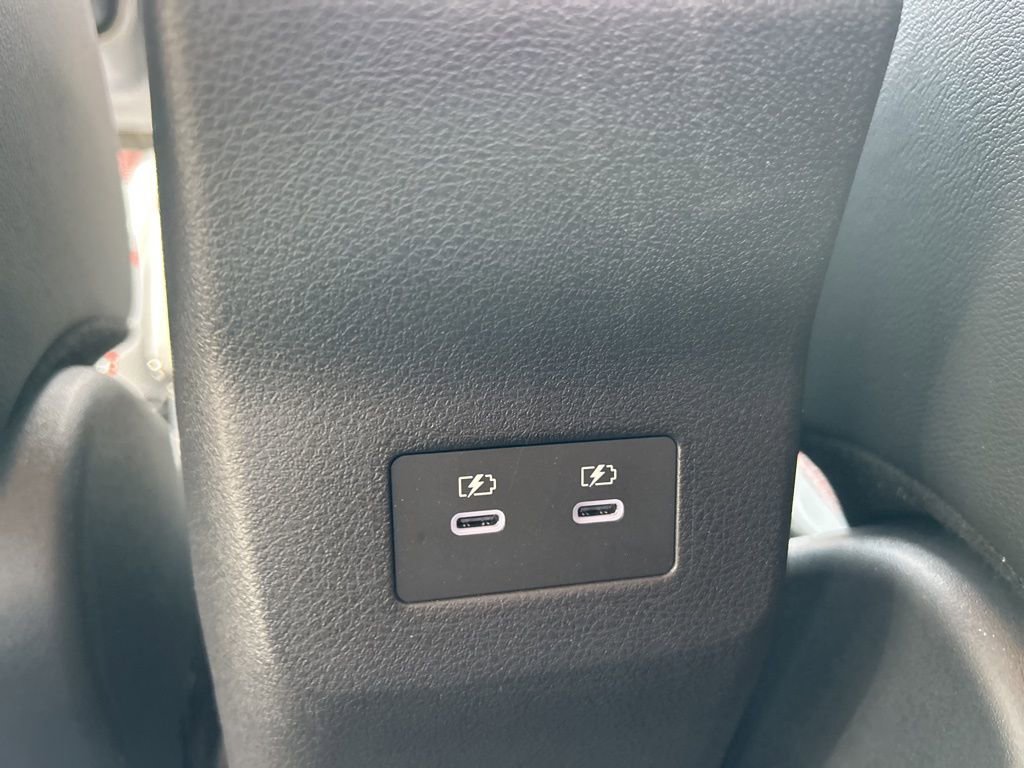 Used 2025 Nissan Kicks SR FWD image 34