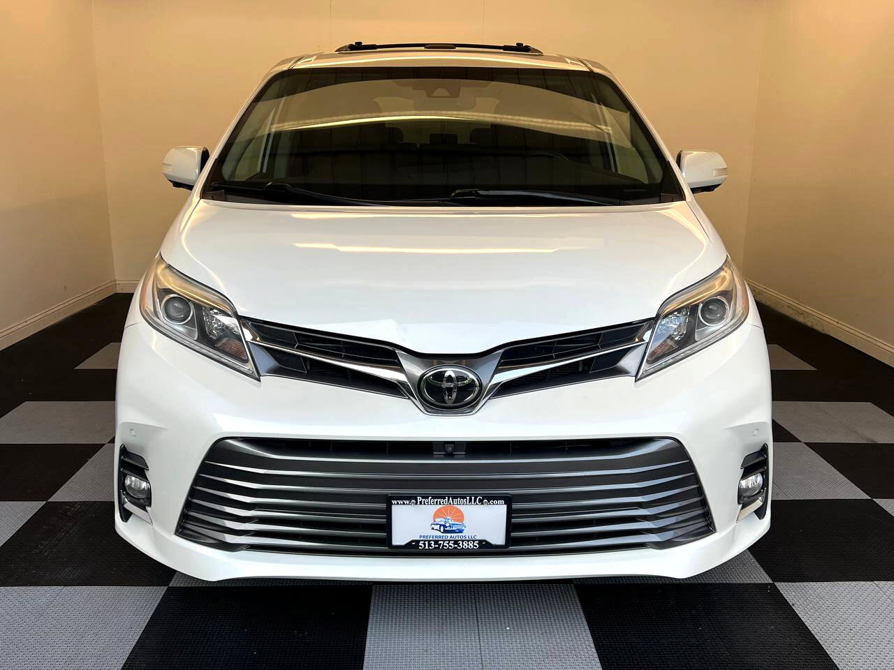Used 2019 Toyota Sienna XLE image 2