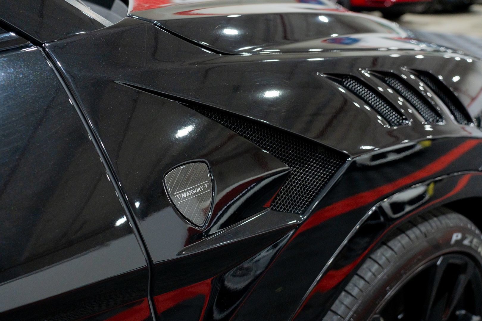 Used 2021 Lamborghini Urus AWD/4WD image 17
