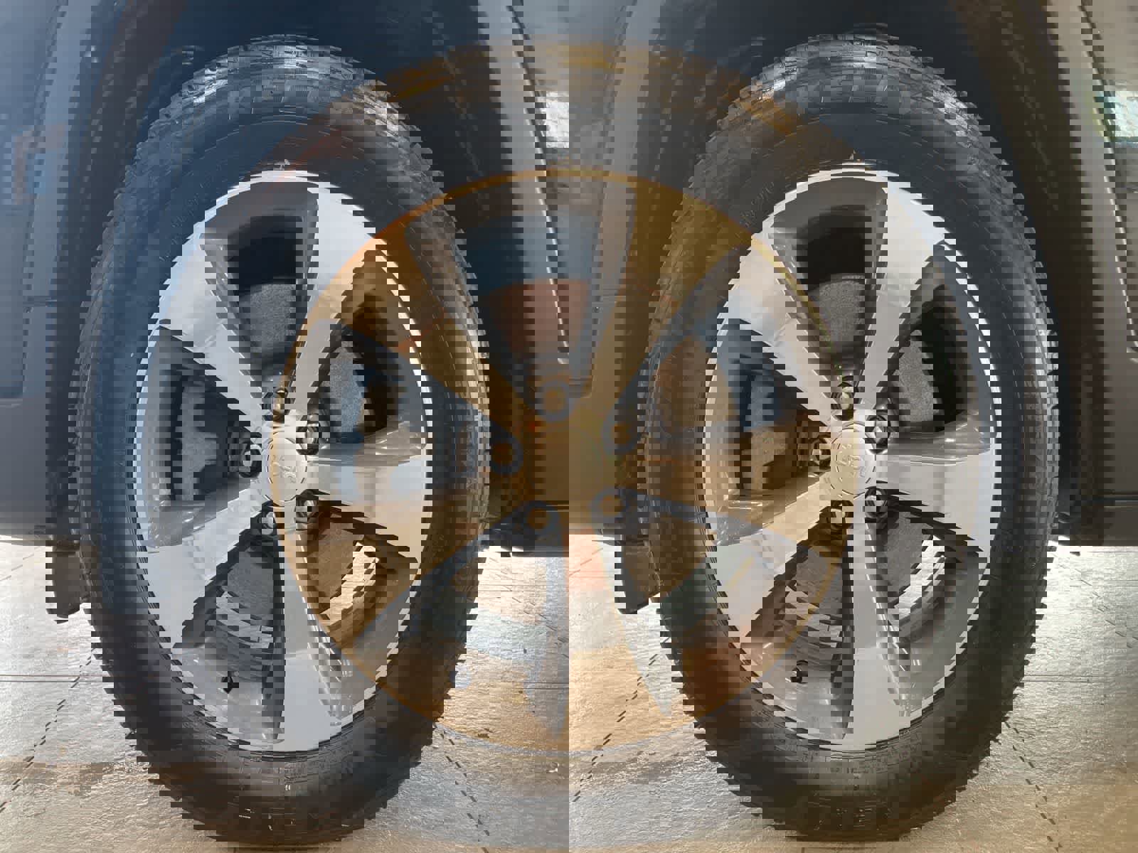 Used 2019 Jeep Cherokee Limited w/ Technology Group image 9