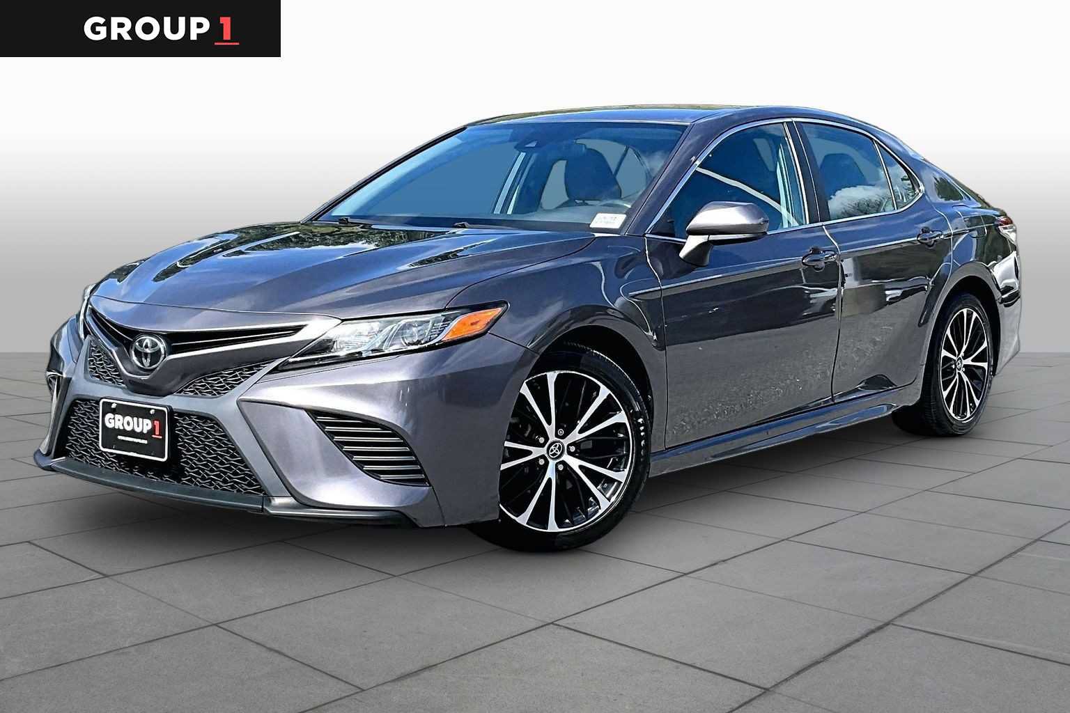 Used 2019 Toyota Camry SE FWD image 1