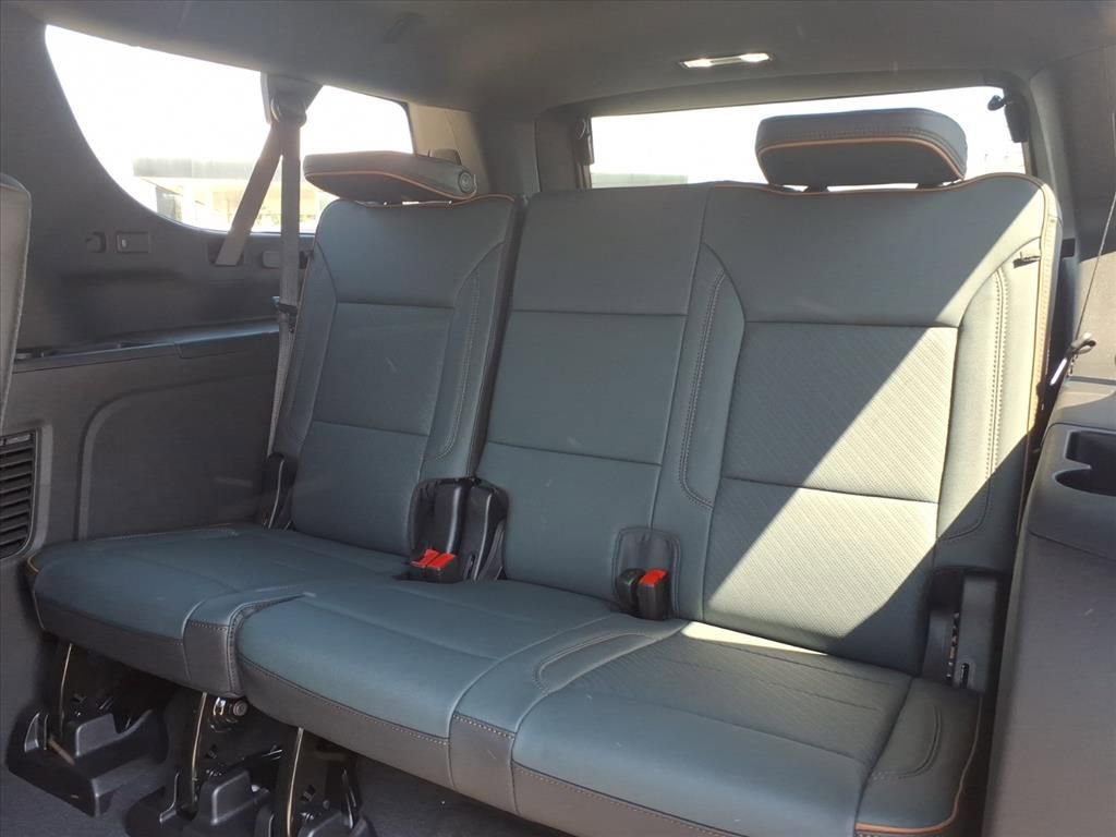 New 2026 GMC Yukon XL AT4 AWD/4WD image 15
