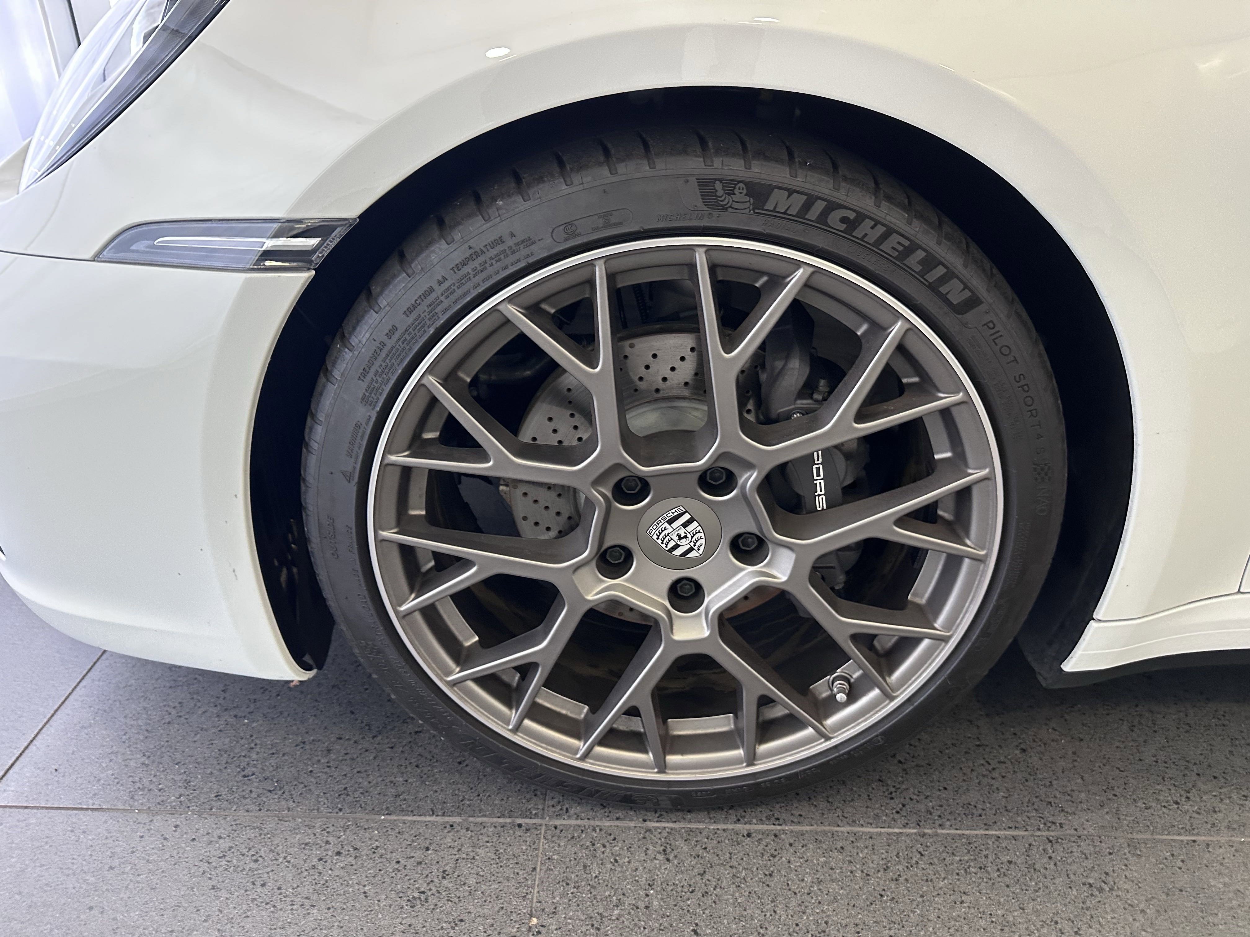 Used 2023 Porsche 911 Carrera image 9