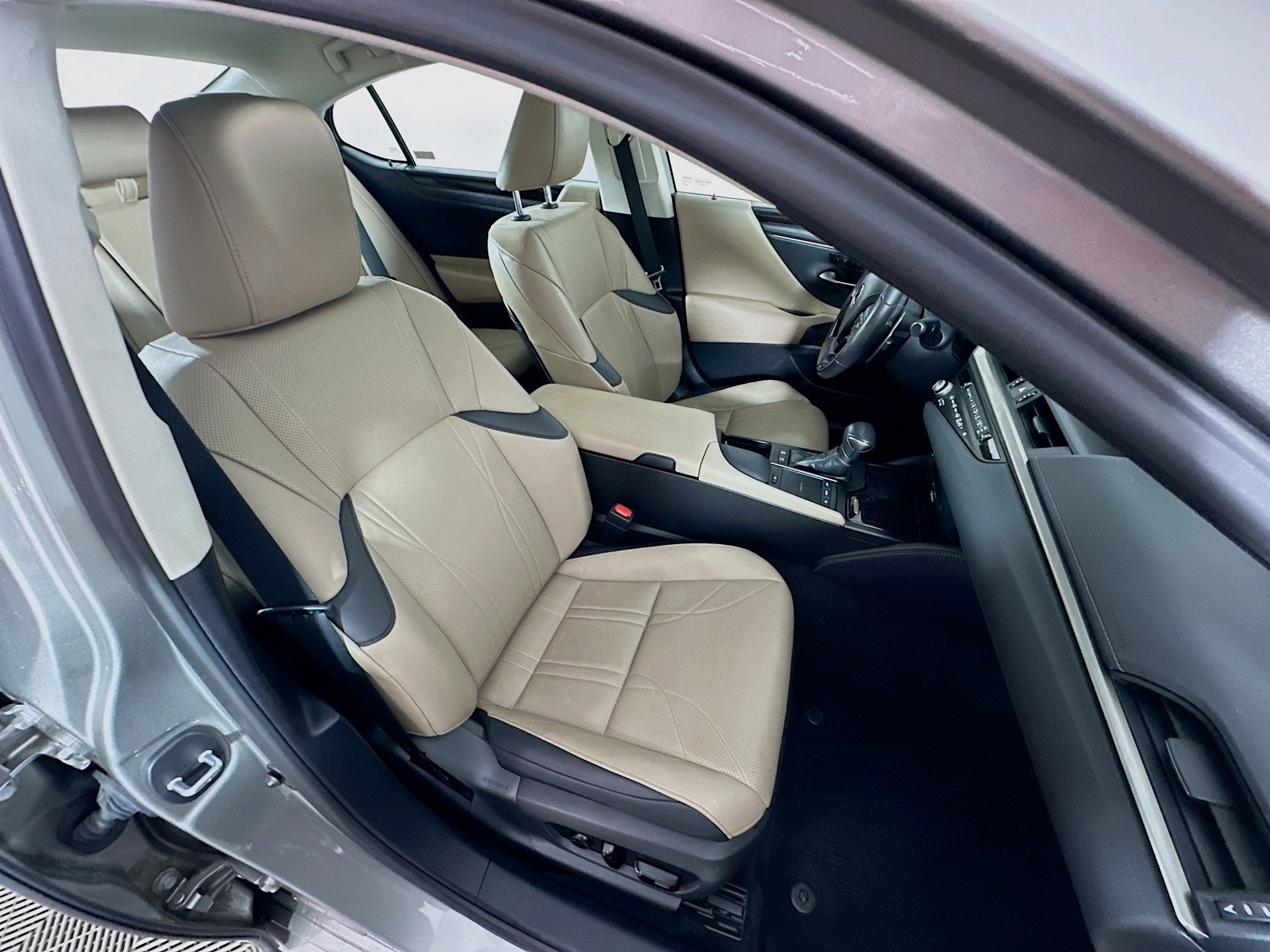 Used 2021 Lexus ES 300h ES 300h Luxury w/ Accessory Package 2 image 33