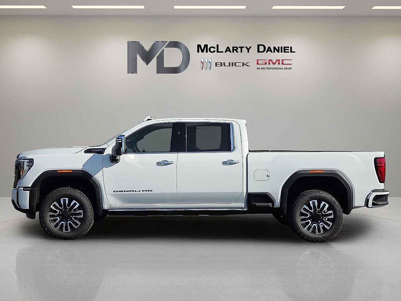 New 2026 GMC Sierra 2500 Denali Ultimate w/ Max Trailering Package image 3