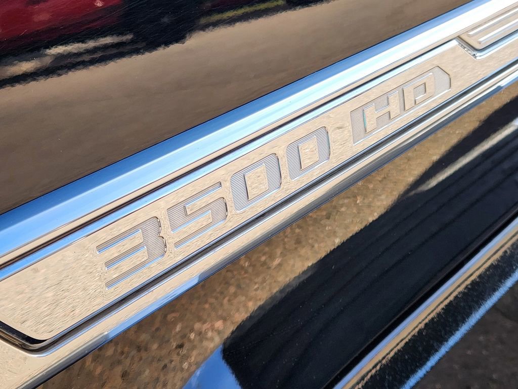 Used 2024 Chevrolet Silverado 3500 High Country w/ High Country Premium Package image 17