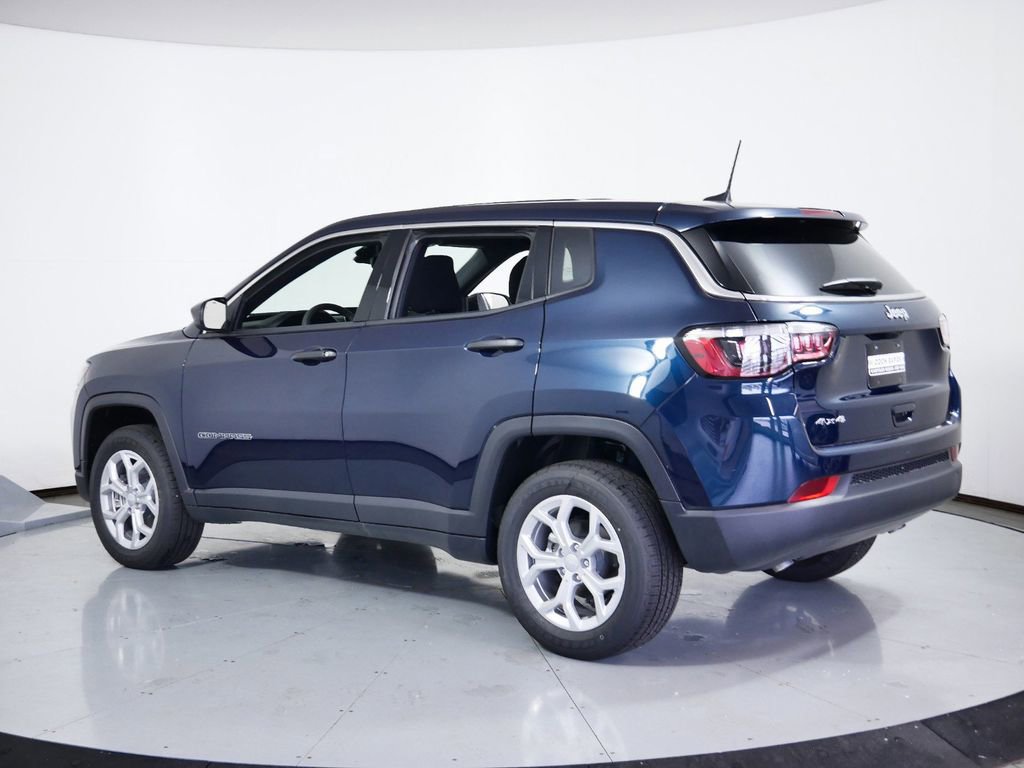 Used 2024 Jeep Compass Sport image 12