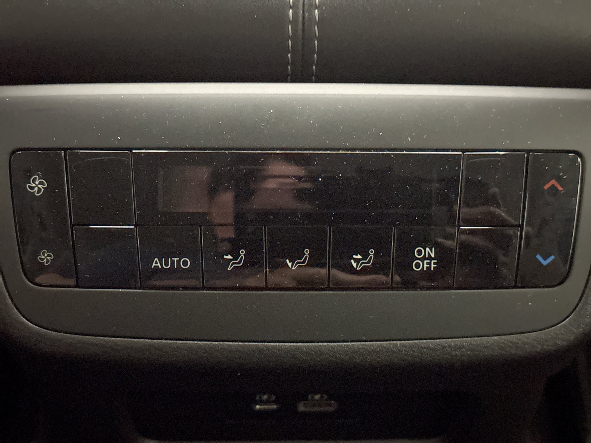 Used 2024 Nissan Pathfinder SL w/ Black Appearance Package AWD/4WD image 20